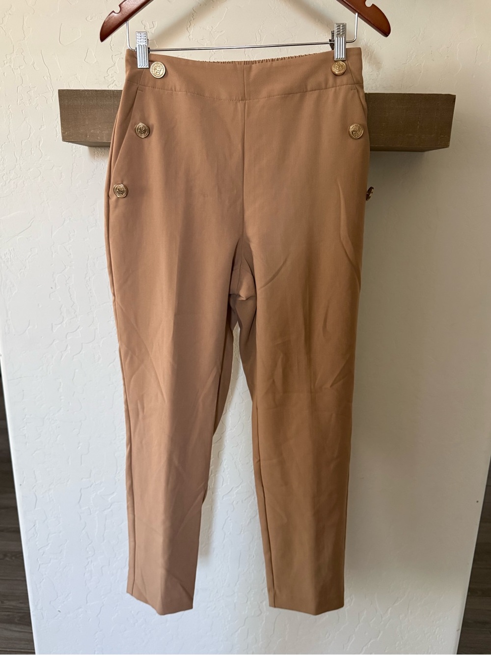 Zara|High-Rise Tailored Gold Button Front Pants in Camel/Tan•••Neutral staple
